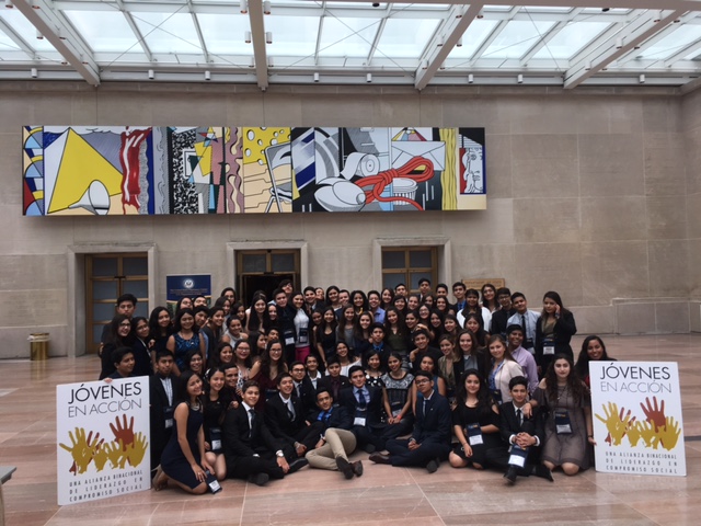 Jóvenes group photo