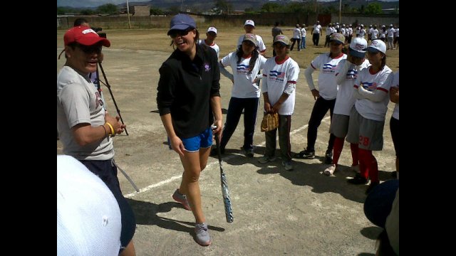 As a member of the State Department’s Council to Empower Women and Girls through Sports, Jessica Mendoza truly engaged in “fieldwork” by leading a softball clinic for teenage girls in Nicaragua.